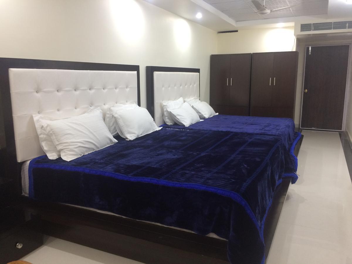 Hotel Platinum Plaza Rohtak Екстер'єр фото