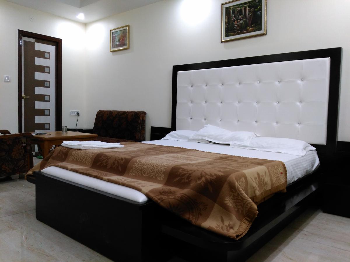 Hotel Platinum Plaza Rohtak Екстер'єр фото