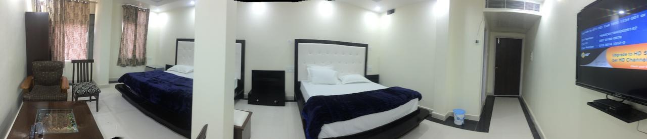 Hotel Platinum Plaza Rohtak Екстер'єр фото