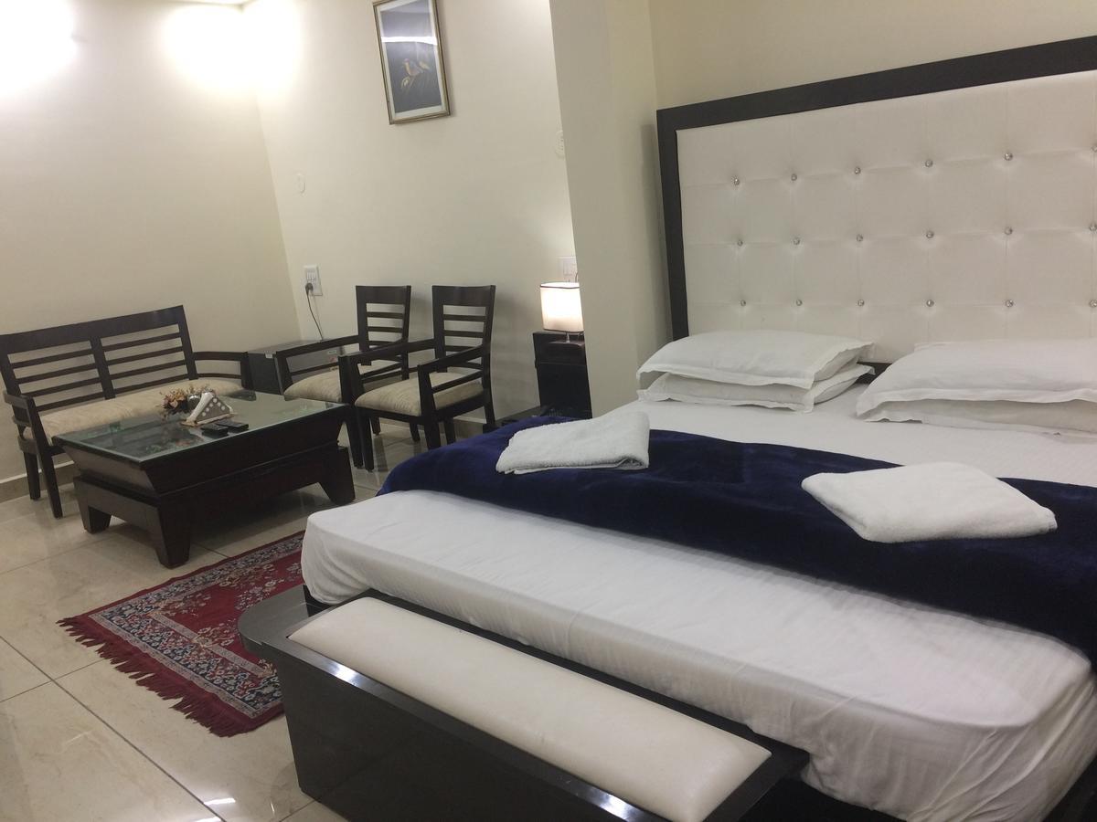 Hotel Platinum Plaza Rohtak Екстер'єр фото