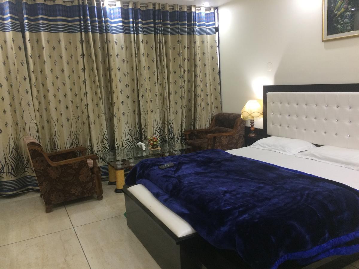 Hotel Platinum Plaza Rohtak Екстер'єр фото